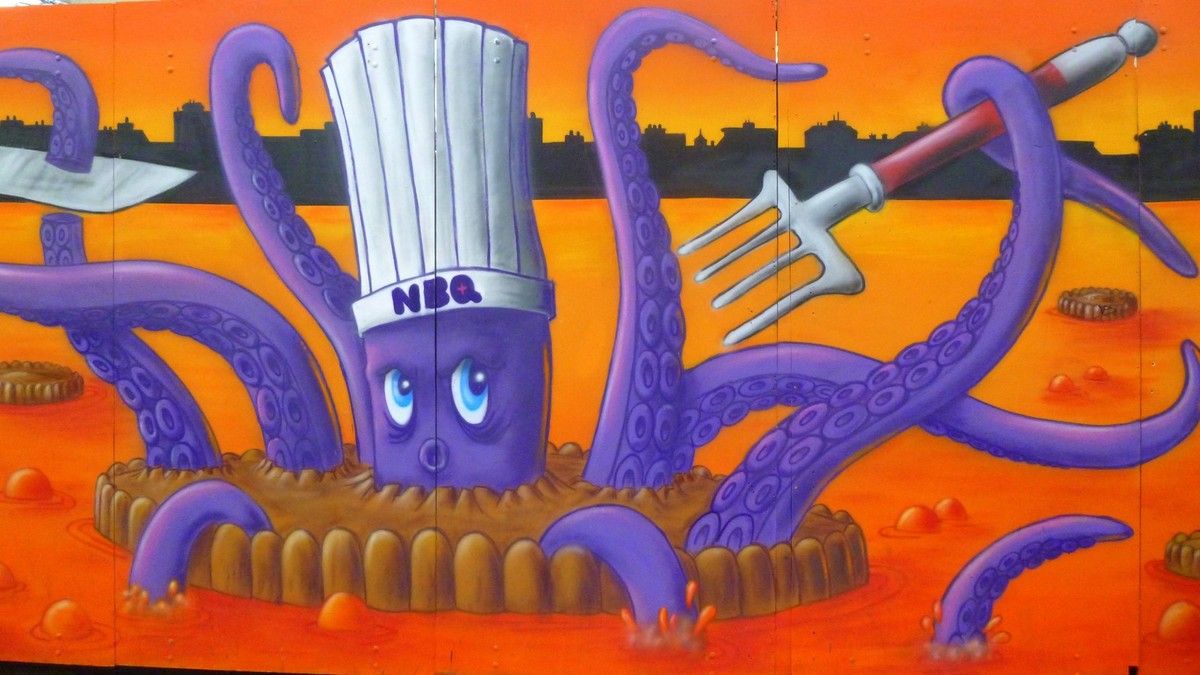Brassens, Paul Valery, la mer, le poulpe, les huîtres de Bouzigues et bien évidemment les joutes... tous les grands symboles de la villes sont présents sur cette fresque (août 2013, images personnelles)