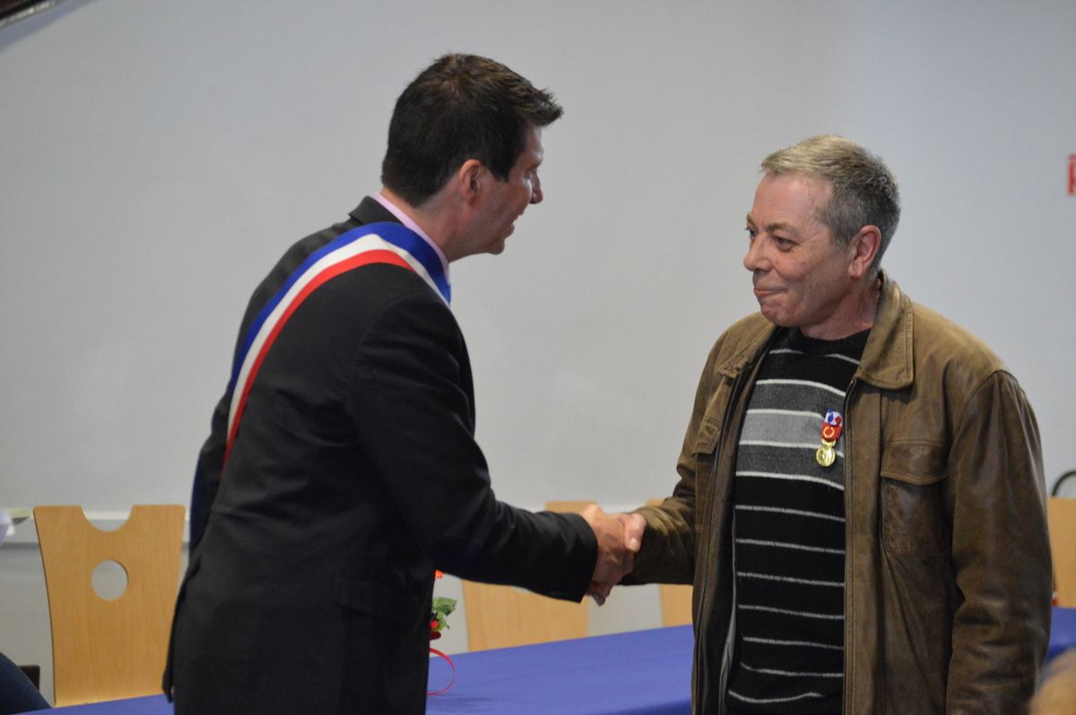 Medailles Du Travail Medailles Et Discours Mickael Hiraux