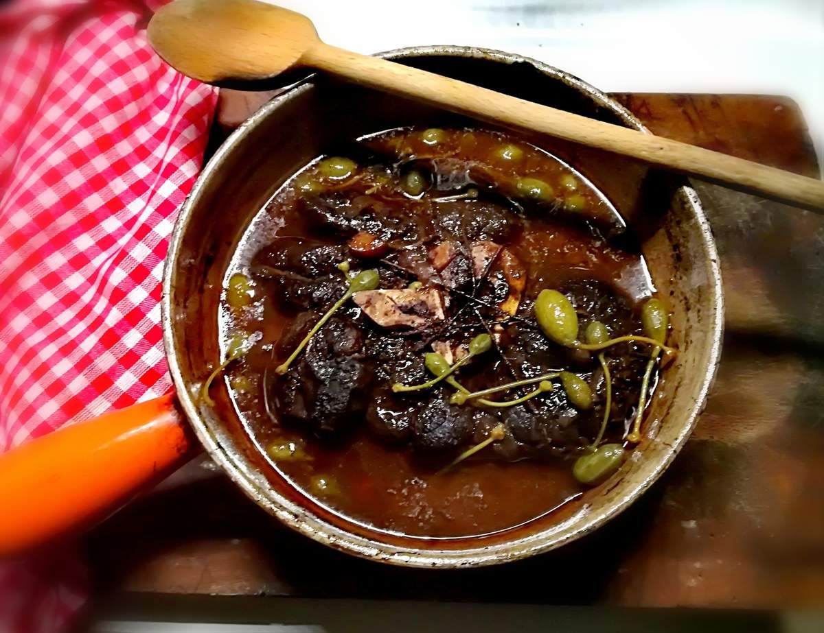 Jarret De Bœuf Au Vin Rouge Et Aux Capres La Cuisine De Gail