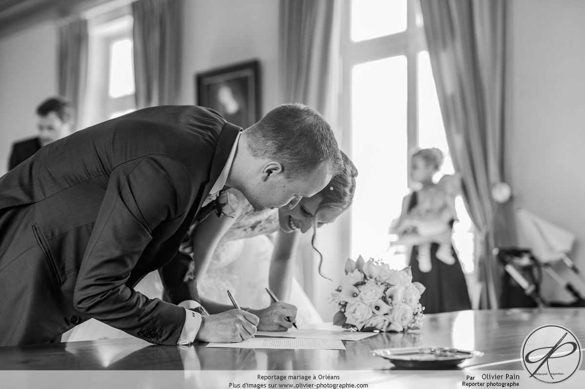 Reportage lors de la signature des registres à la mairie