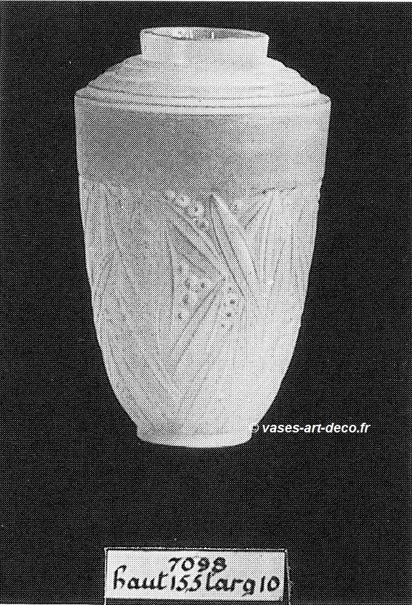 Vase Eucalyptus N° 7098 catalogue Sabino 1930