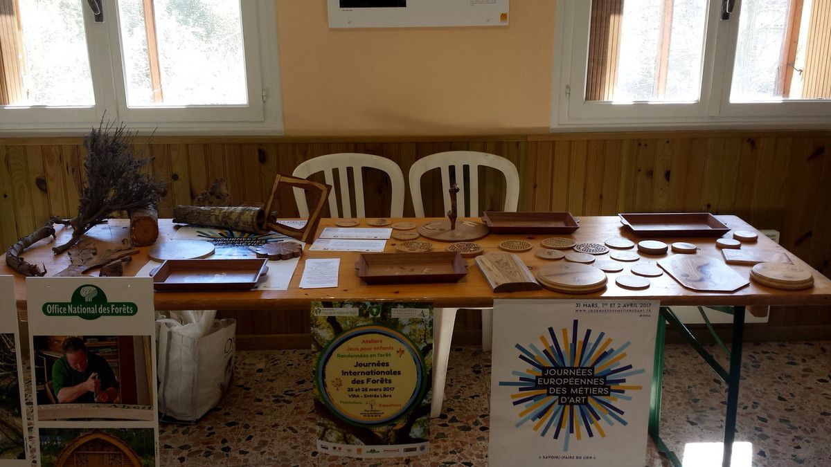 Présentation dans la salle des fêtes de Vira.