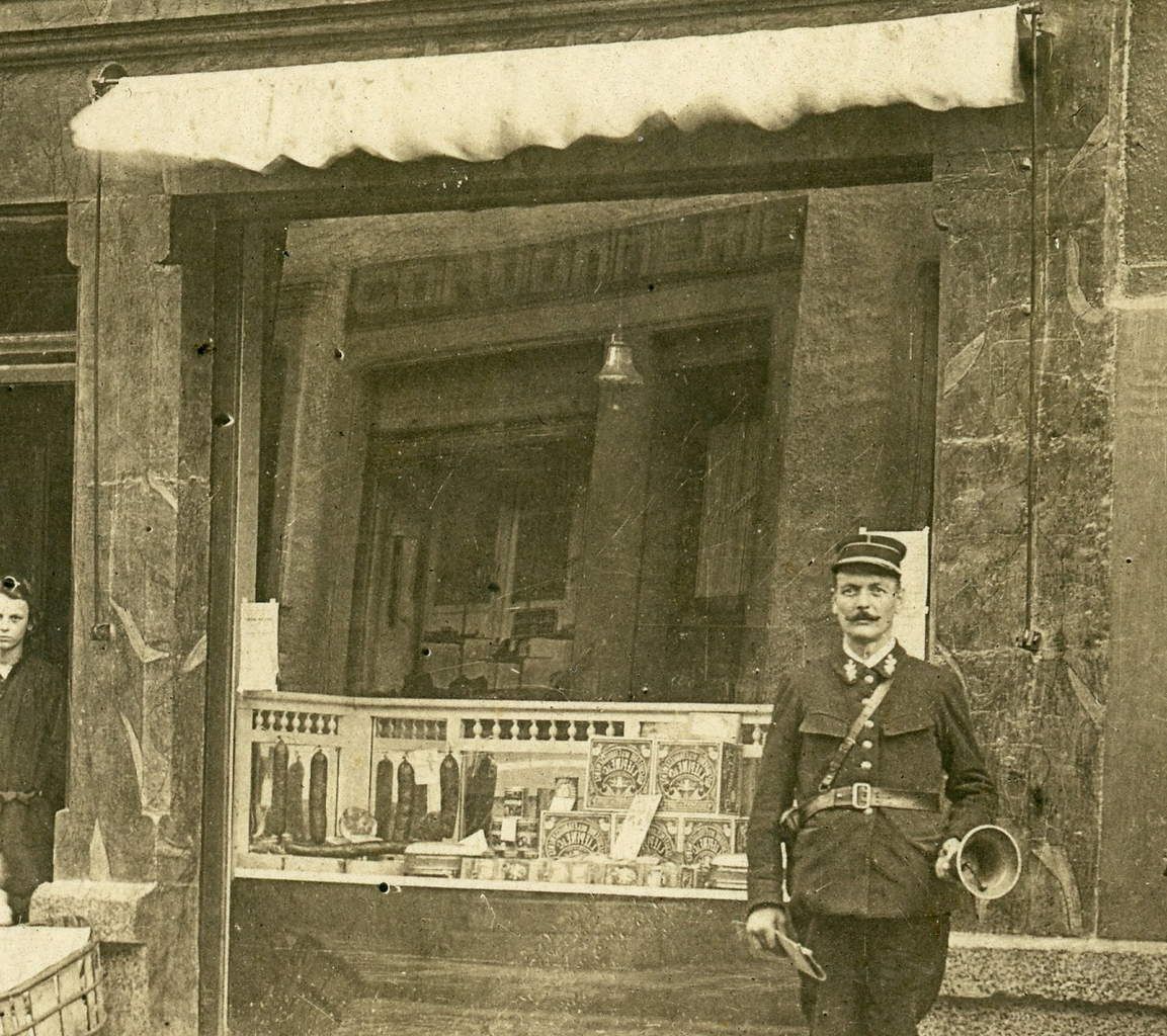 N° 8 rue Foch à Algrange - Cordonnerie - Boulangerie-Pâtisserie - Alimentation - Habitation