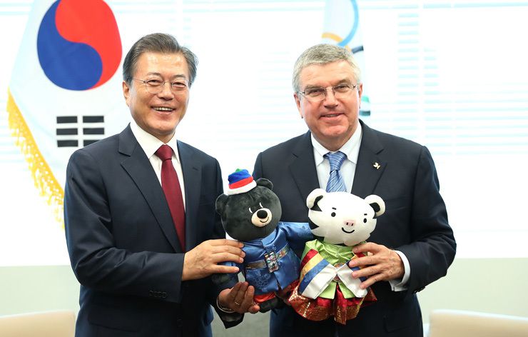 Le Président Moon Jae-in et le Président du CIO Thomas Bach