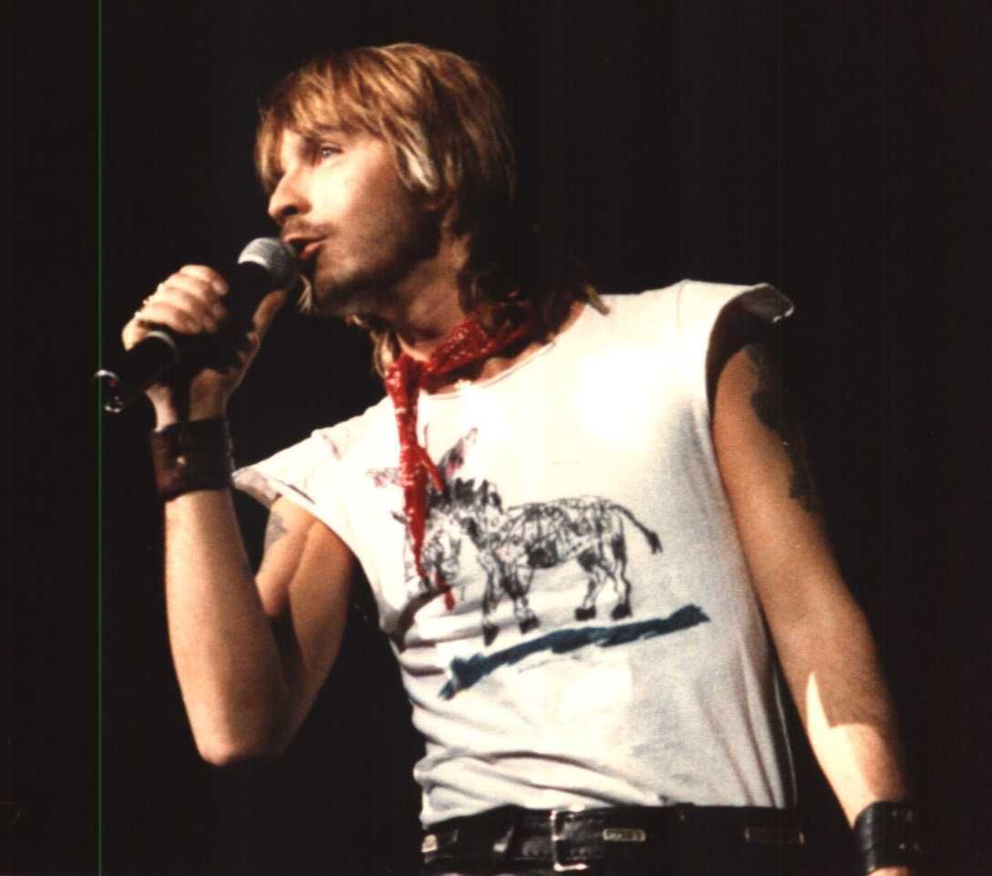 Renaud Est Mort Le Petit Chat Est Mort Putain De Camion Un Humain Dans La Masse Renaud Est Mort Le Petit Chat Est Mort Putain De Camion Un Humain Dans La Masse