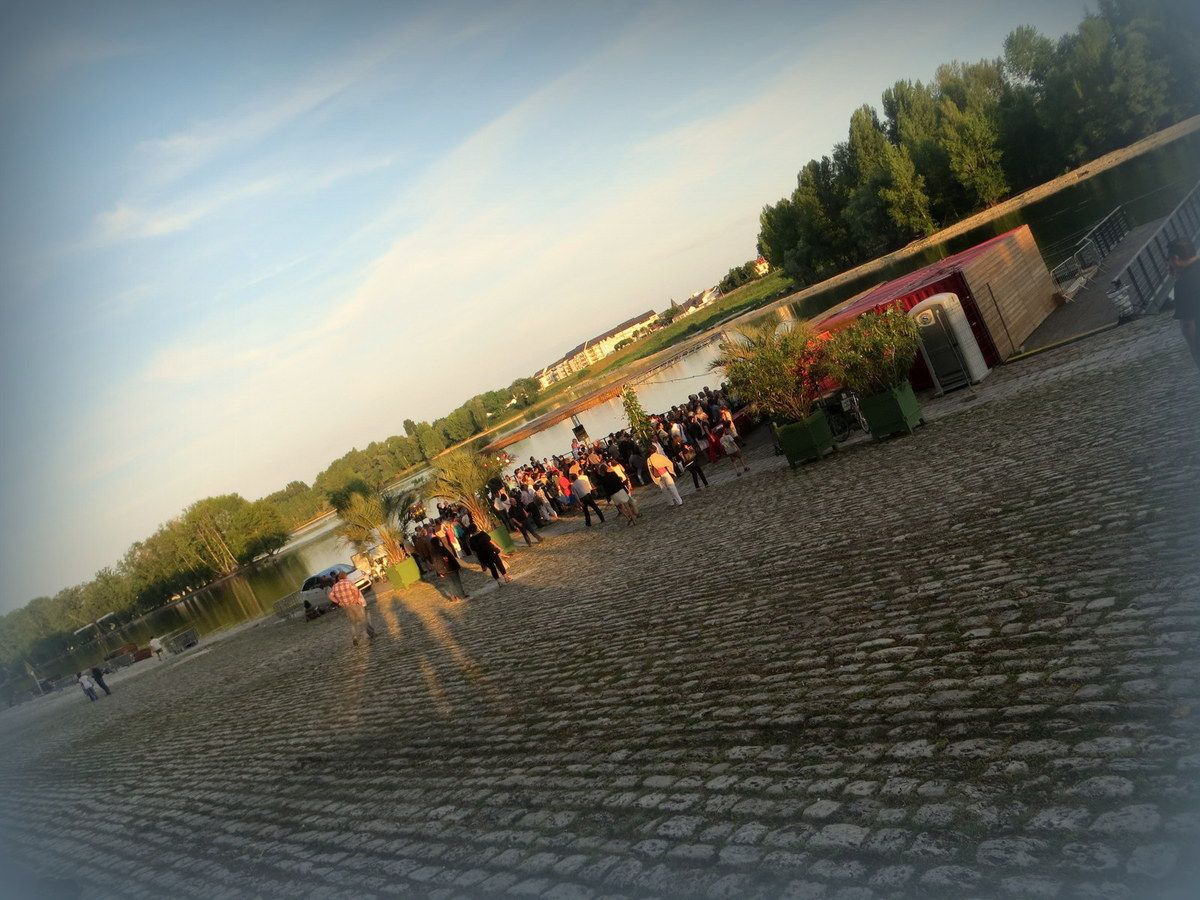 La guinguette depuis le quai du Châtelet en 2013 - Crédit photo Clodelle