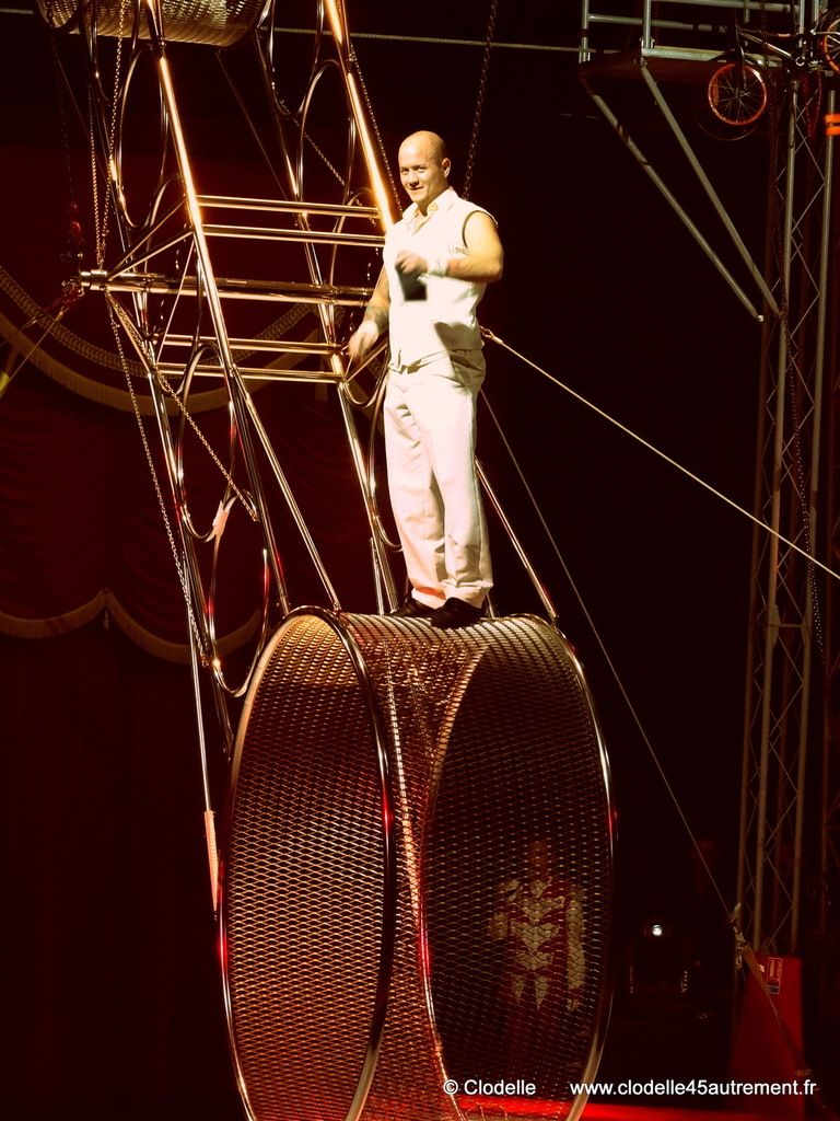  IMAGES de l'Ecole Alexis Anargul Gruss CIRQUE DE NOEL 2014 à St Jean