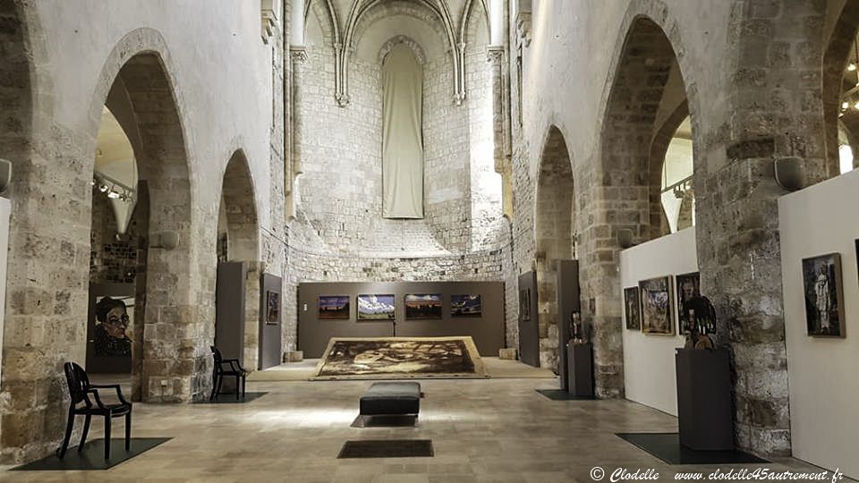 CHARLOTTE DE MAUPEOU : Émotions colorées et respectueuse insolence à la Collégiale St Pierre le Puellier d' Orléans