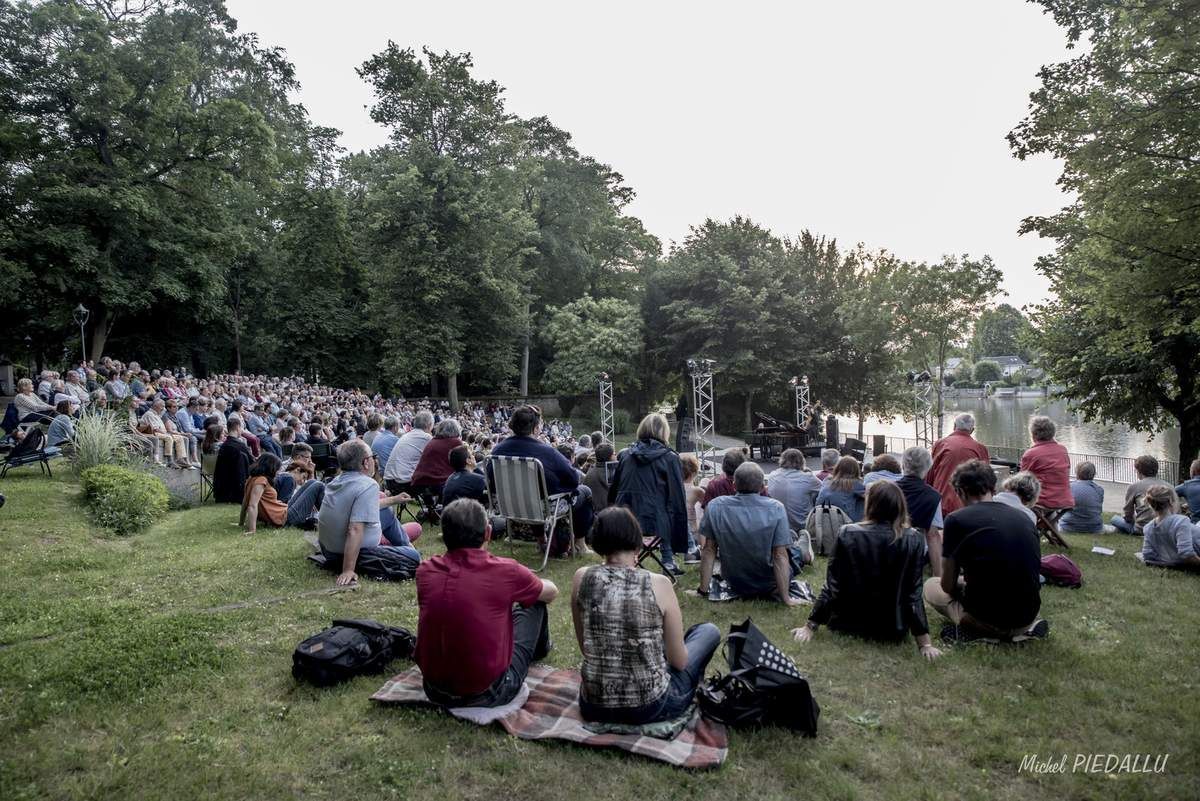 MICHEL LEGRAND au Théâtre de Verdure d’Olivet sous l'objectif de Michel Piedallu