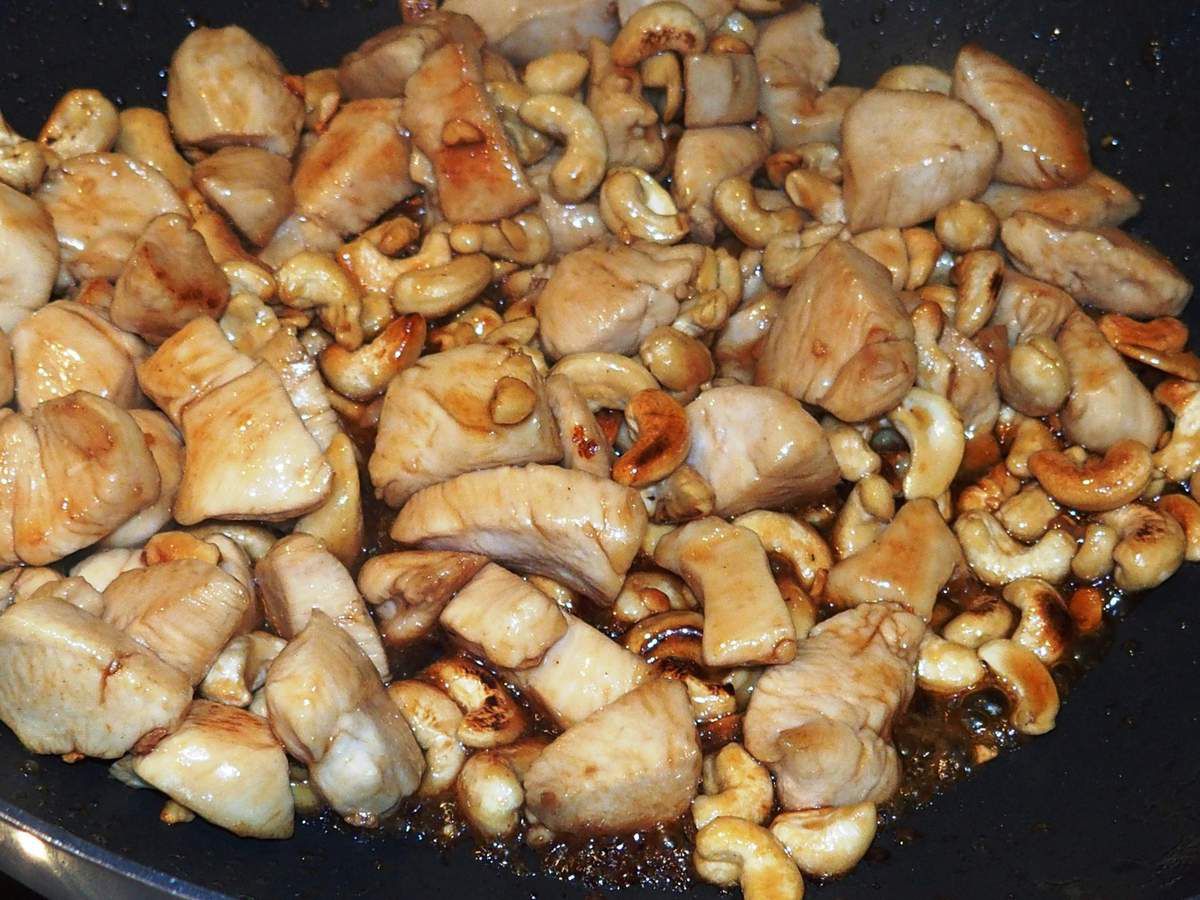 Poulet sauté aux noix de cajou - Les recettes de Virginie