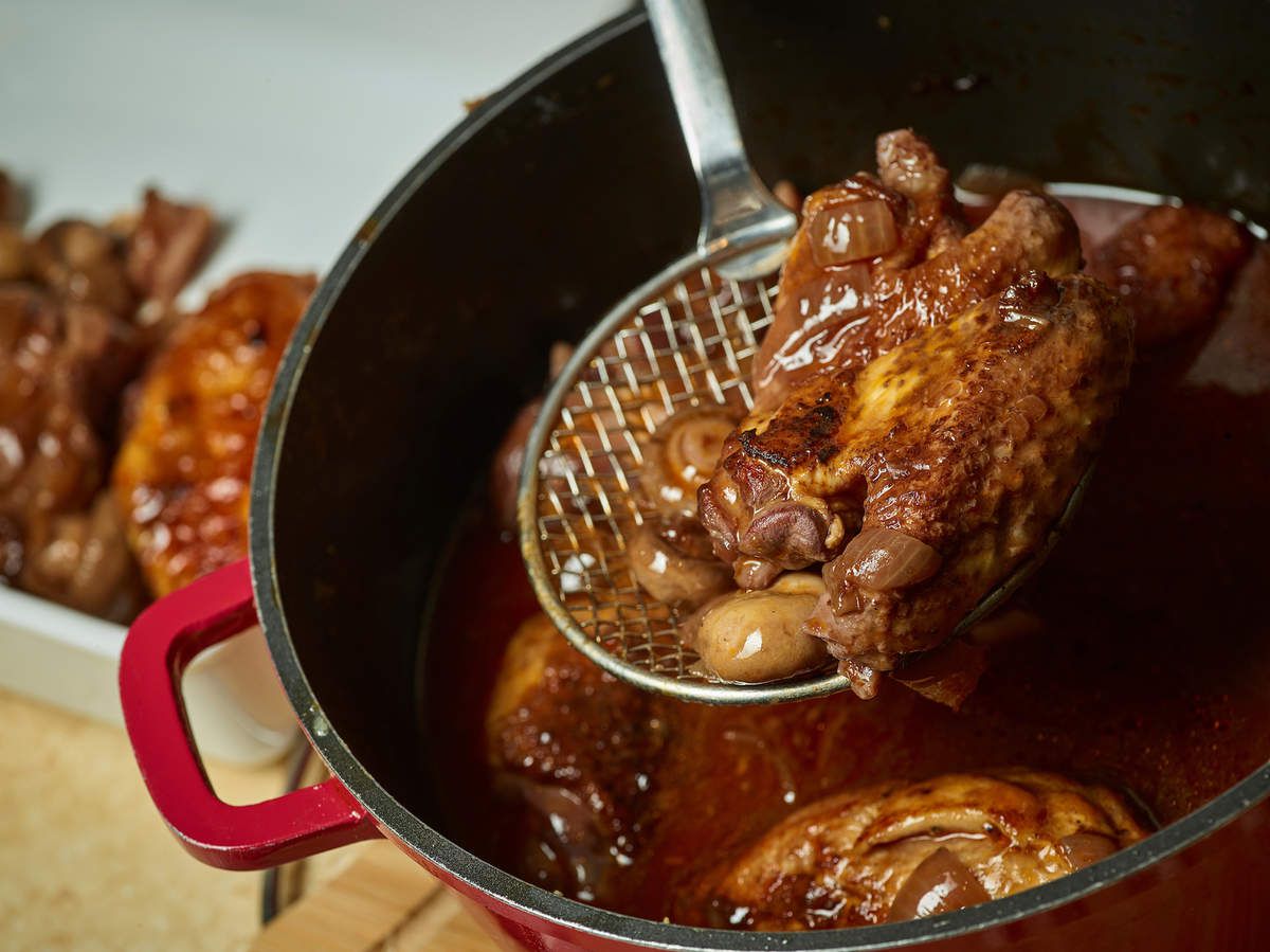 Poulet braisé au vin rouge - Les recettes de Virginie