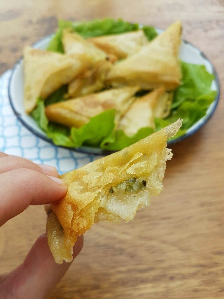 Samoussas à la courgette et au fromage râpé vegan