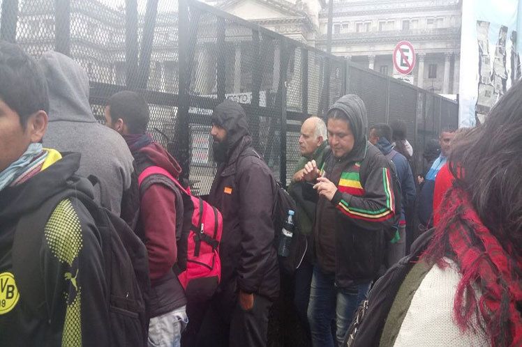 Tension à Buenos Aires, vives protestations et incidents