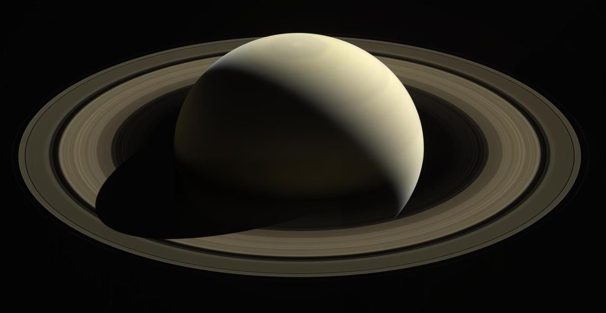 Eines der letzten Panoramaansichten des Saturns, aufgenommen im Oktober 2016 Quelle: ESA/NASA/JPL-Caltech