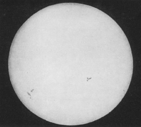 Reproduktion des ersten Fotos der Sonne nach G. De Vaucouleurs,Astronomical Photography, MacMillan, 1961