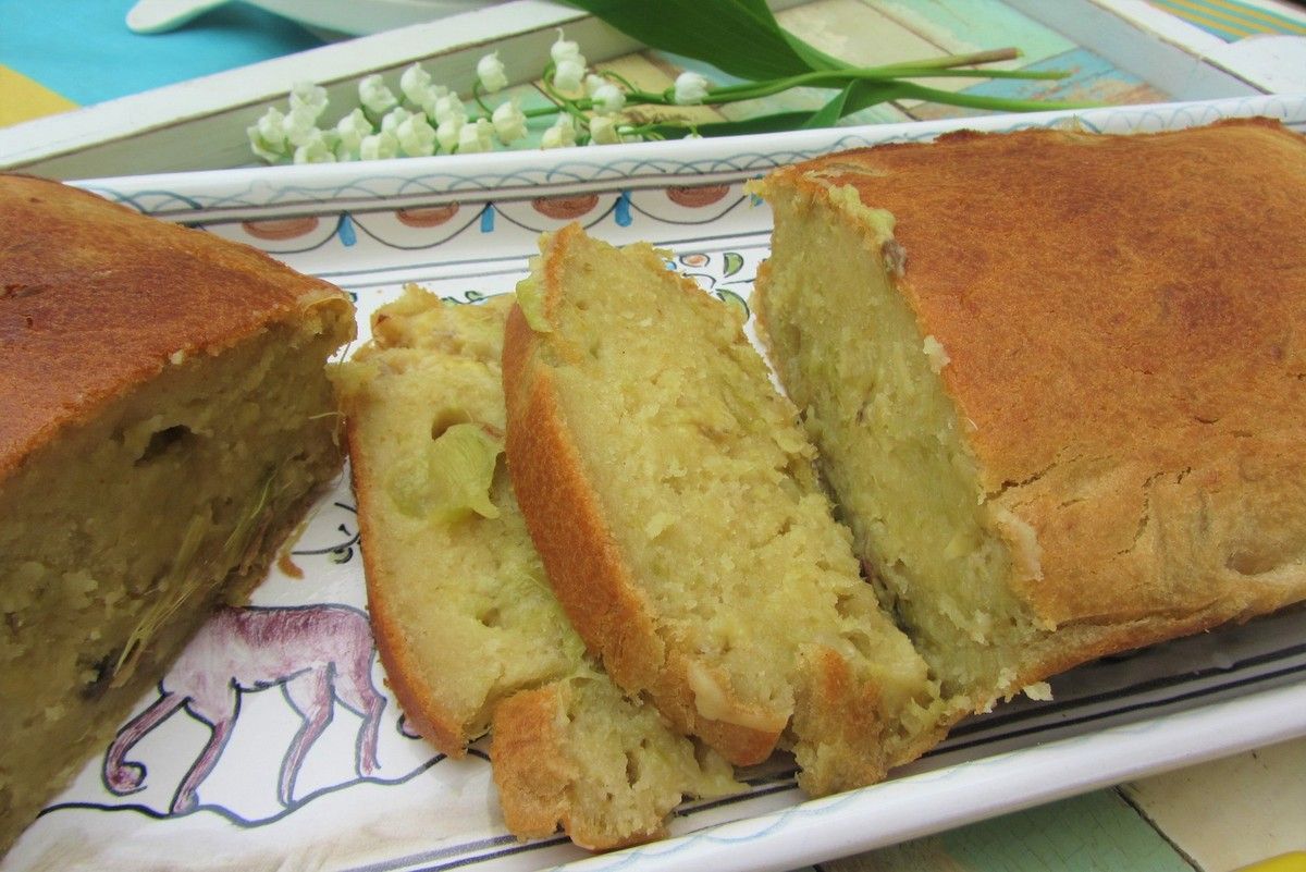 Cake A La Rhubarbe Et A La Banane Du Cote Des Framboisiers