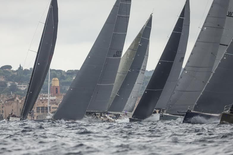 VIDEO Voiles de Saint-Tropez - la haute mer s'invite pour le second jour de  course - ActuNautique.com