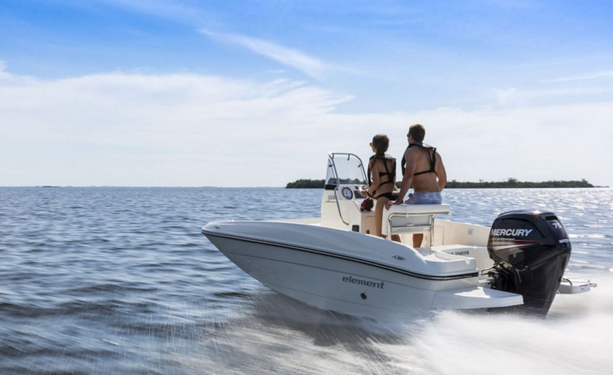 Bayliner Element CC5 - le petit bateau anti-crise ! - ActuNautique.com