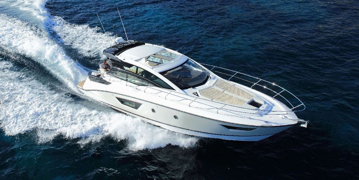 Beneteau Gran Turismo 46 Un Joli Yacht à Moteur à Louer