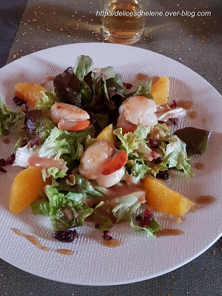 SALADE LEGERE AUX AGRUMES ET AUX NOIX DE SAINT JACQUES - Les délices  d'Hélène