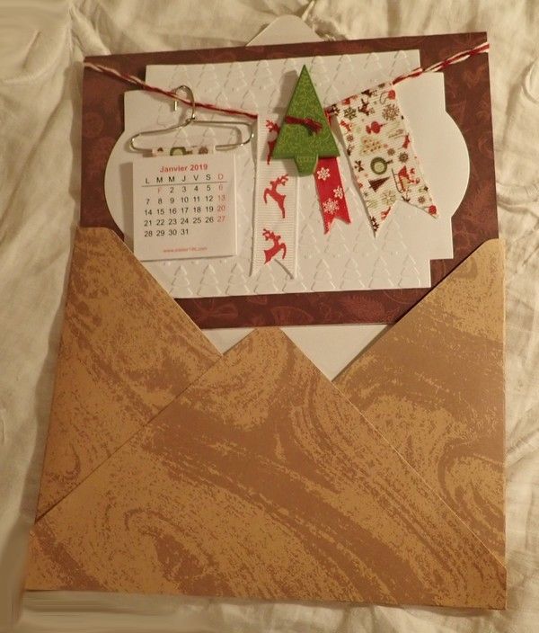 Après les cartes.... les enveloppes... Outil magique