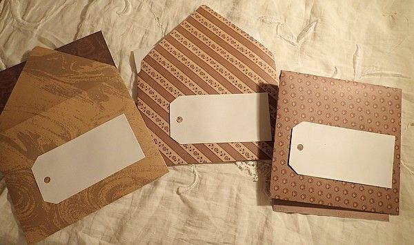 Après les cartes.... les enveloppes... Outil magique