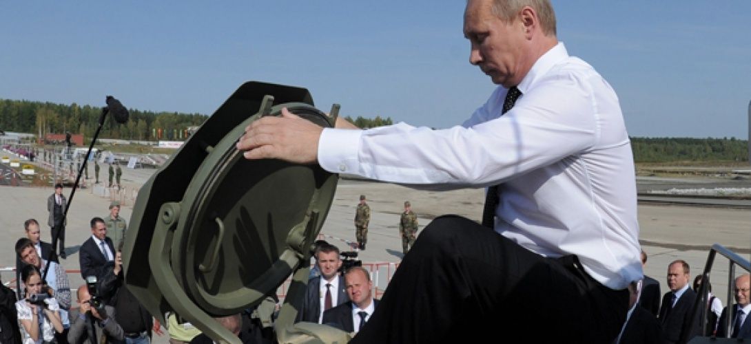 Perezida Vladimir Poutine ari ku modoka kabuhariwe y'intambara