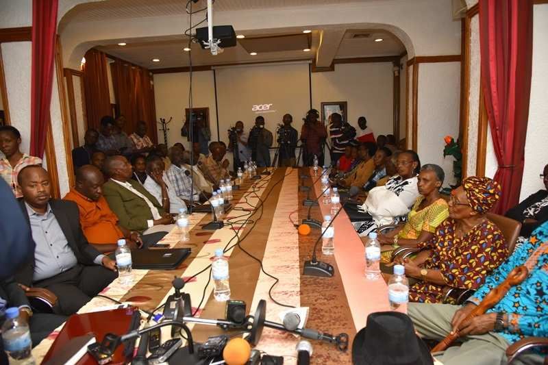 Aba ni bamwe mu bayoboke b'umwami batinyutse kwigaragaza mu nama bakoreye i Kigali nyuma y'igihe kirekire bari bamaze bashyigikiye umwami mu kinyegero!