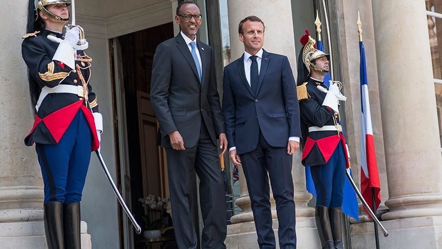 Les Présidents Paul Kagame et Emmanuel Macron discutent des relations Afrique-France.
