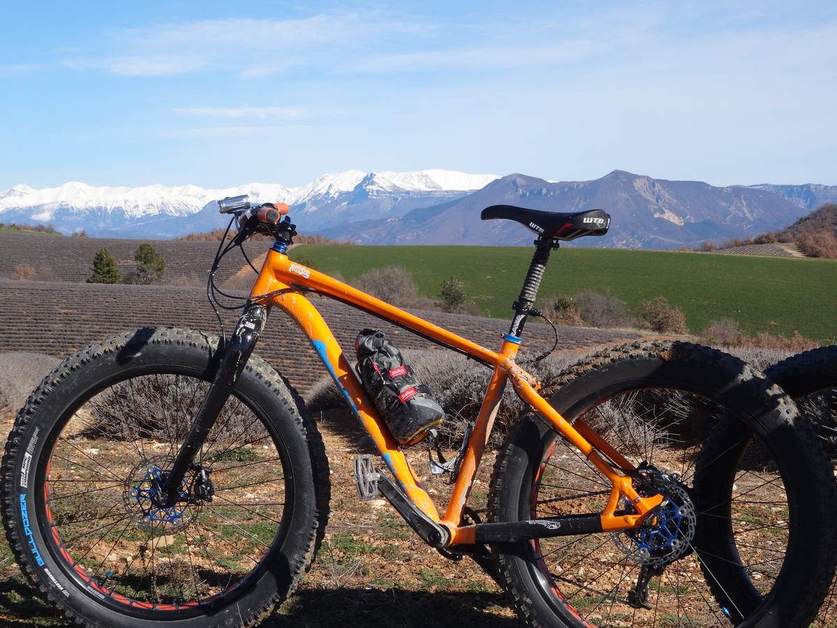 Comparatif entre un FAT " Fat boy Specialized" et un 27.5+ Stumpjumper  Specialized - VTT a 2