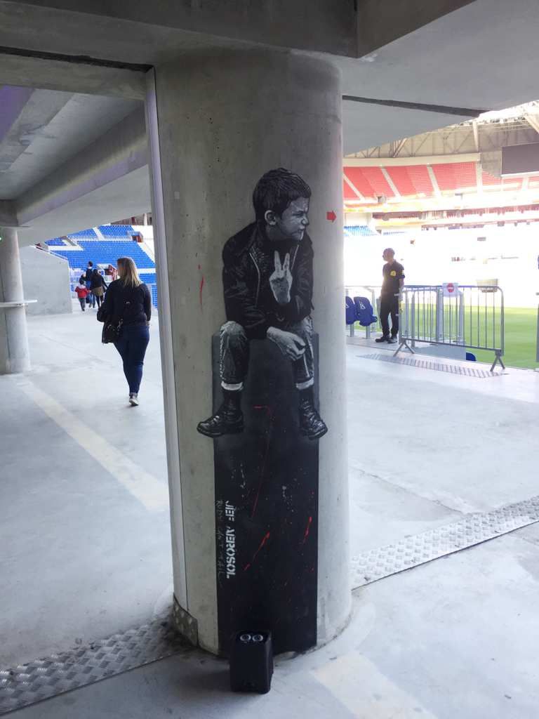 Du street art sur les murs du Groupama Stadium à Lyon