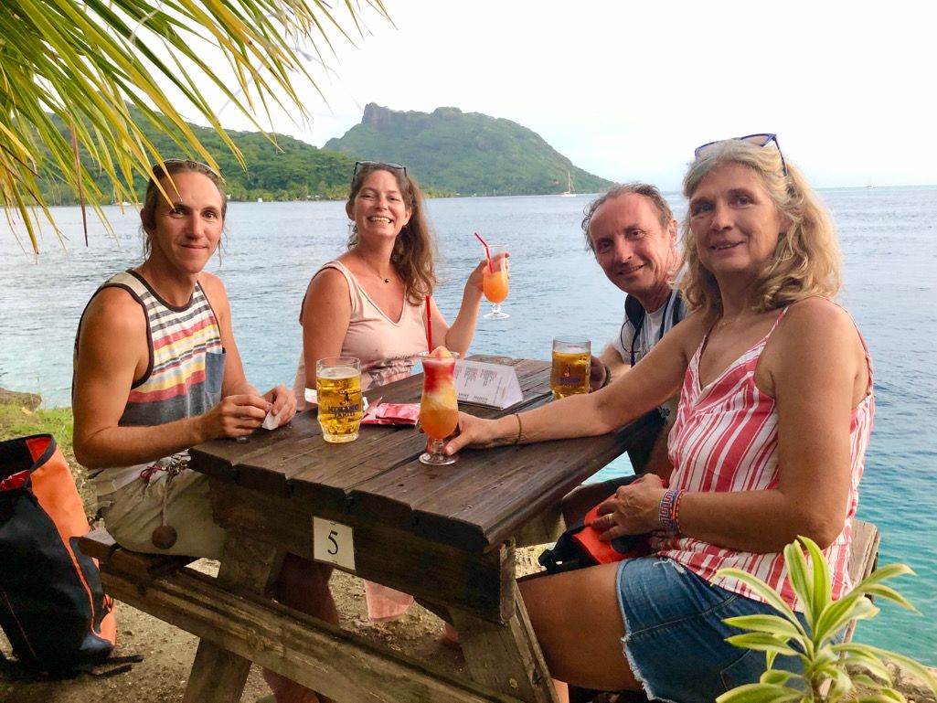 L’Happy Hour avec nos amis Charlotte et Sebastien