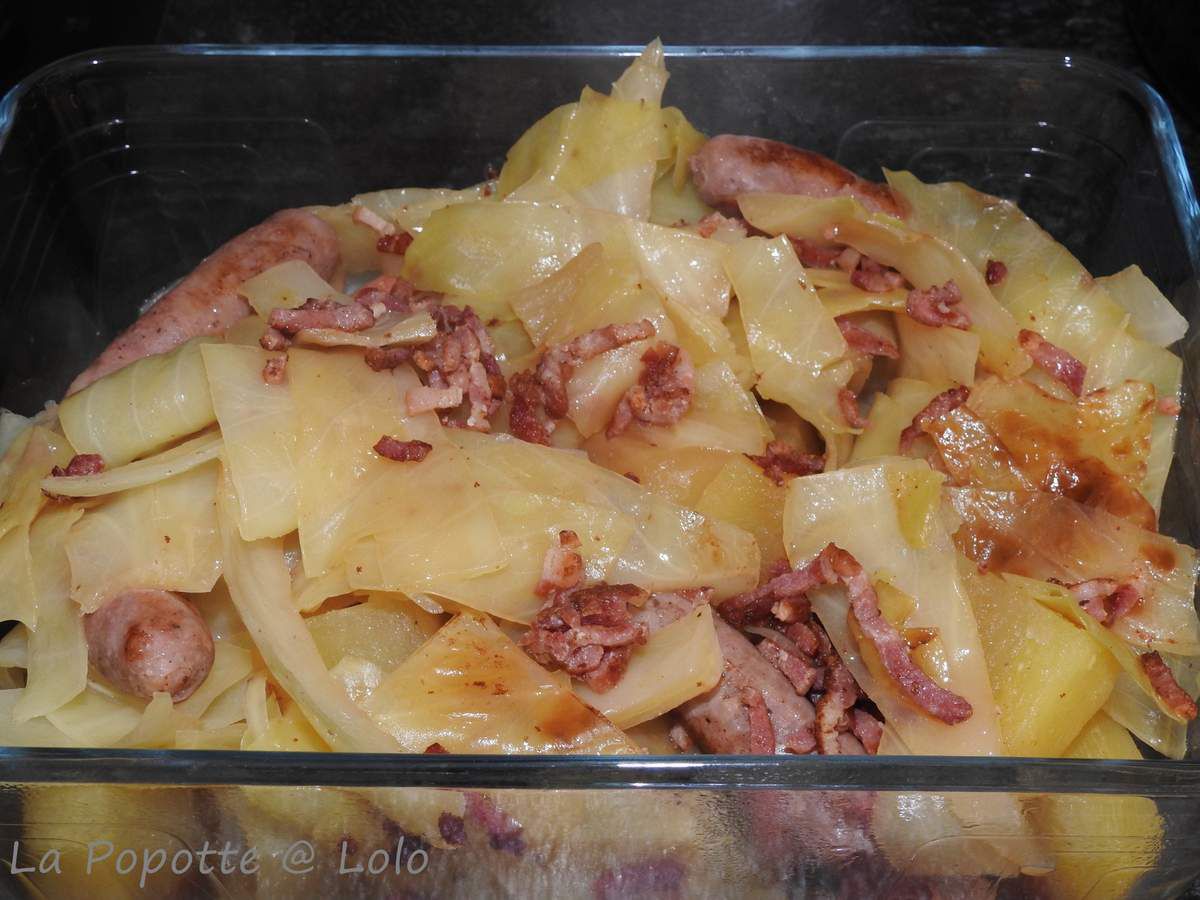 Chou braisé aux saucisses et pommes de terre au Cookeo - La popotte @ lolo