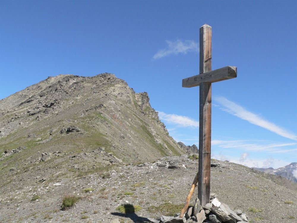 Roche du Lac (2790m) Lac de Roche Noire (2535m) Col des Marches