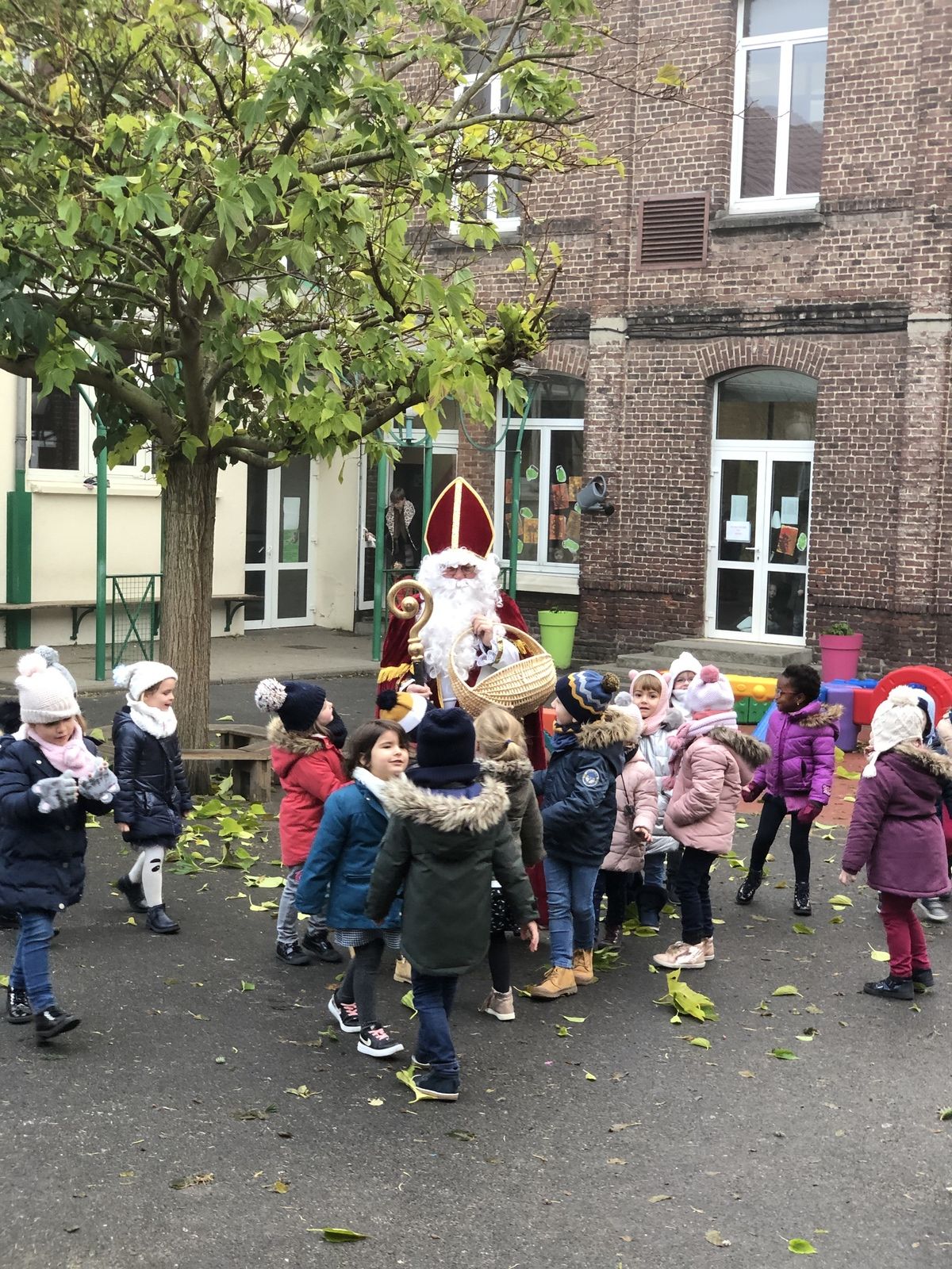 Saint Nicolas à la Ste Famille APEL Sainte Famille Béthune