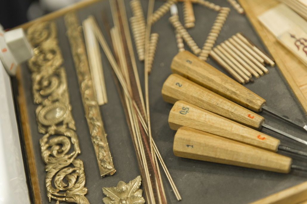 Et puis les outils , les indispensables de l'artisanat d'art.