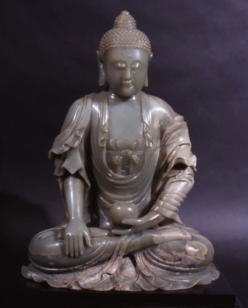 ANONYME CHINOIS, XVIIIe SIÈCLE Statue du Bouddha de la médecine Jade Fondation Nationale des Arts Graphiques et Plastiques Hôtel Salomon de Rothschild inv. R1236 © FNAGP ANONYME