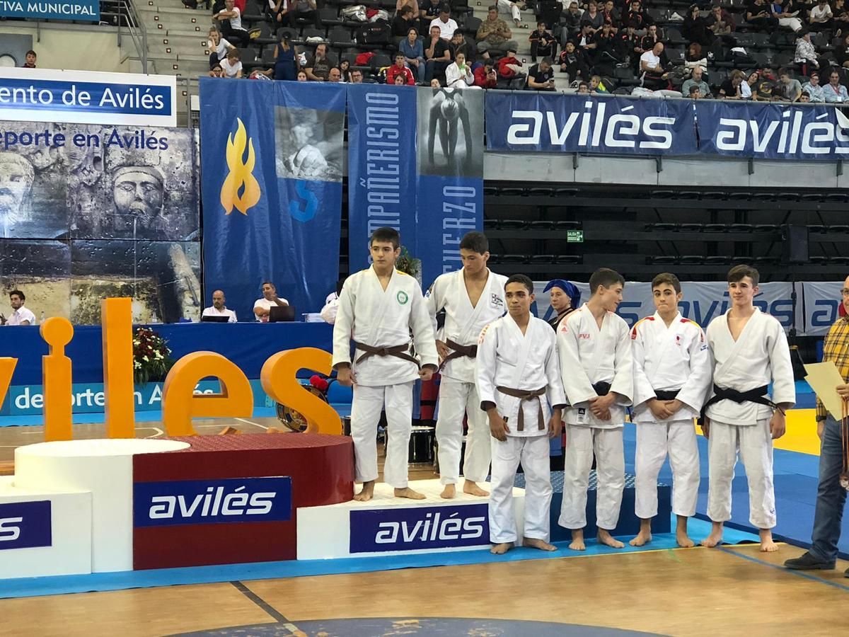 4 OROS, 3 BRONCES, 1 QUINTO Y 1 SEPTIMO DE LA SUPER COPA DE AVILÉS