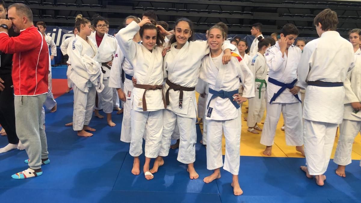 4 OROS, 3 BRONCES, 1 QUINTO Y 1 SEPTIMO DE LA SUPER COPA DE AVILÉS