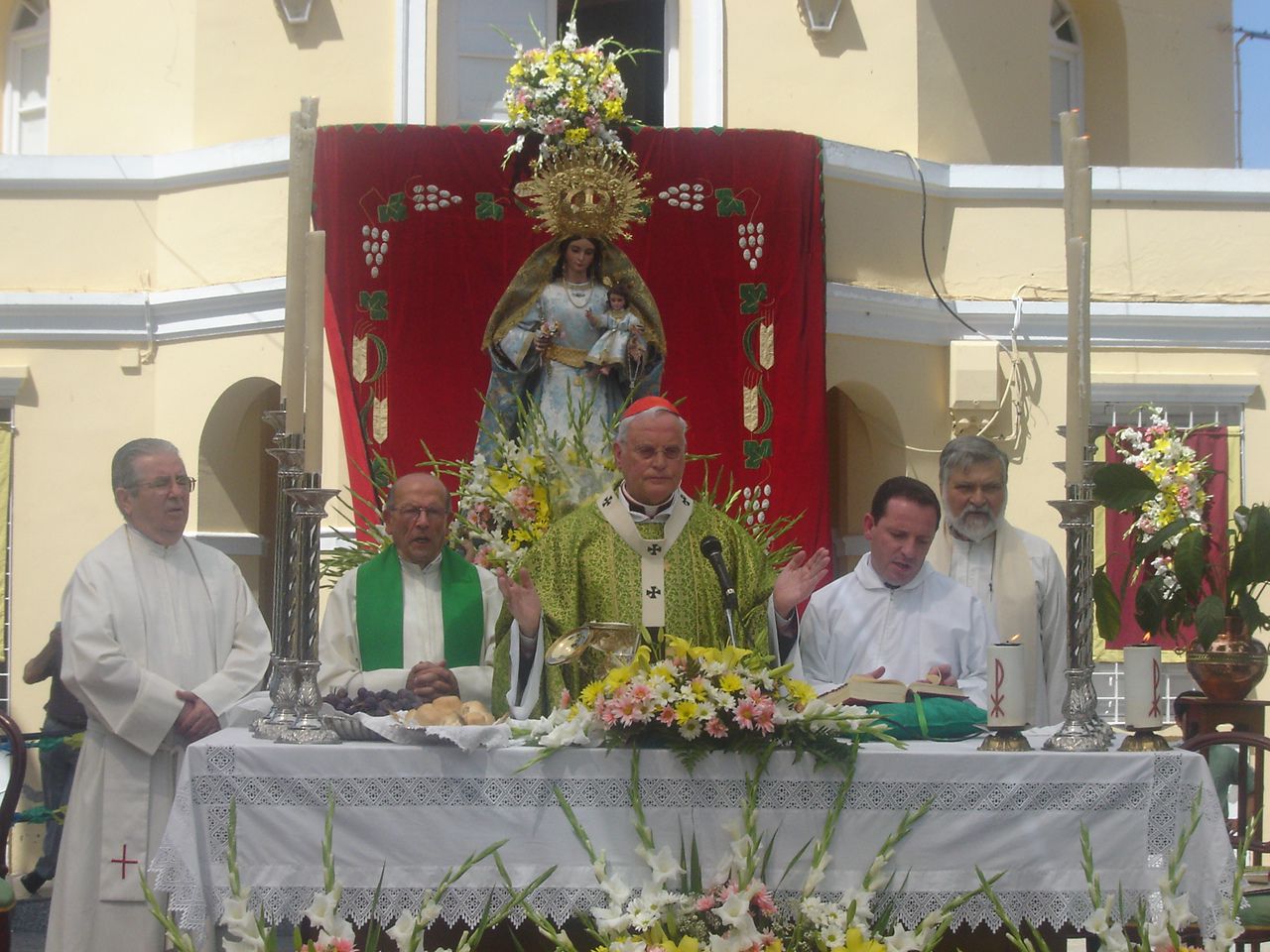 Visita del Cardenal Carlos Amigo Vallejo 2005