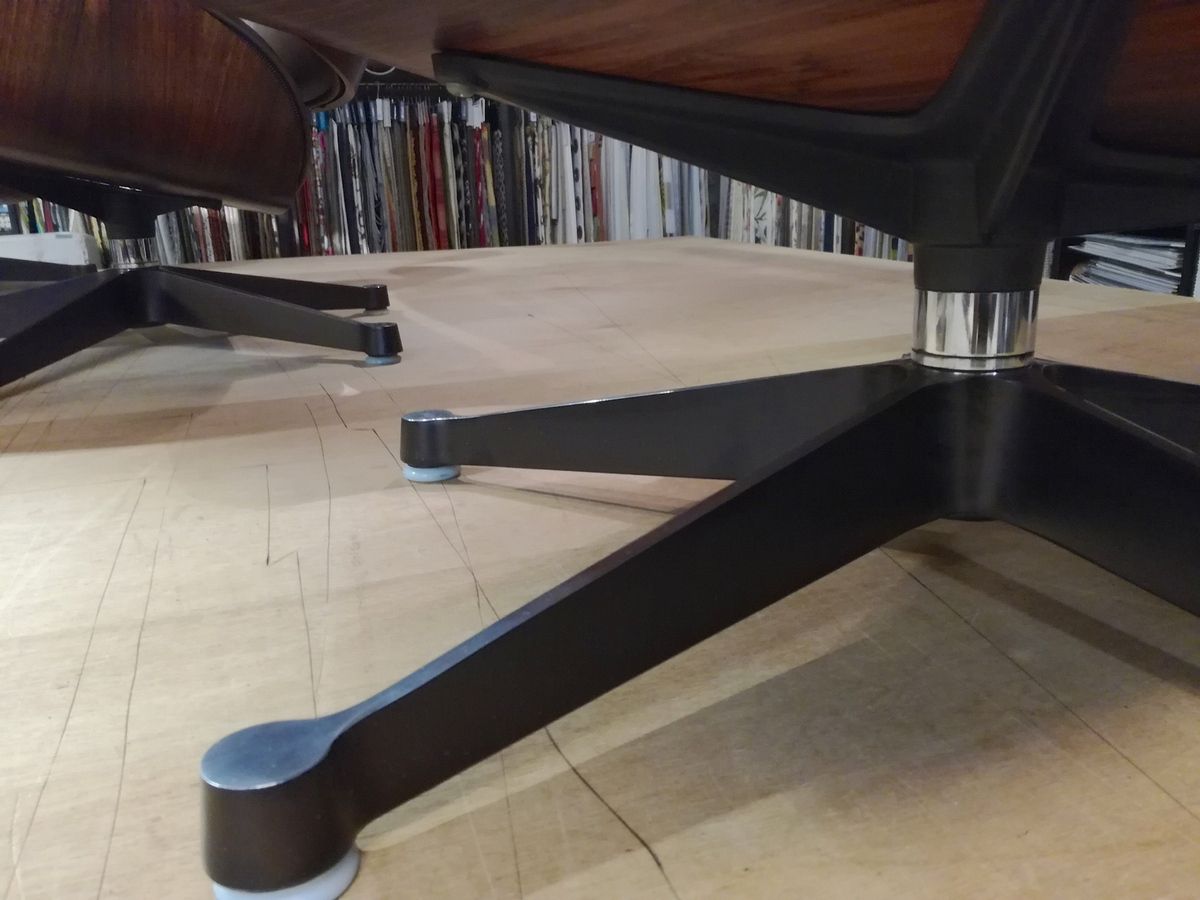 Réparation pied fauteuil Eames