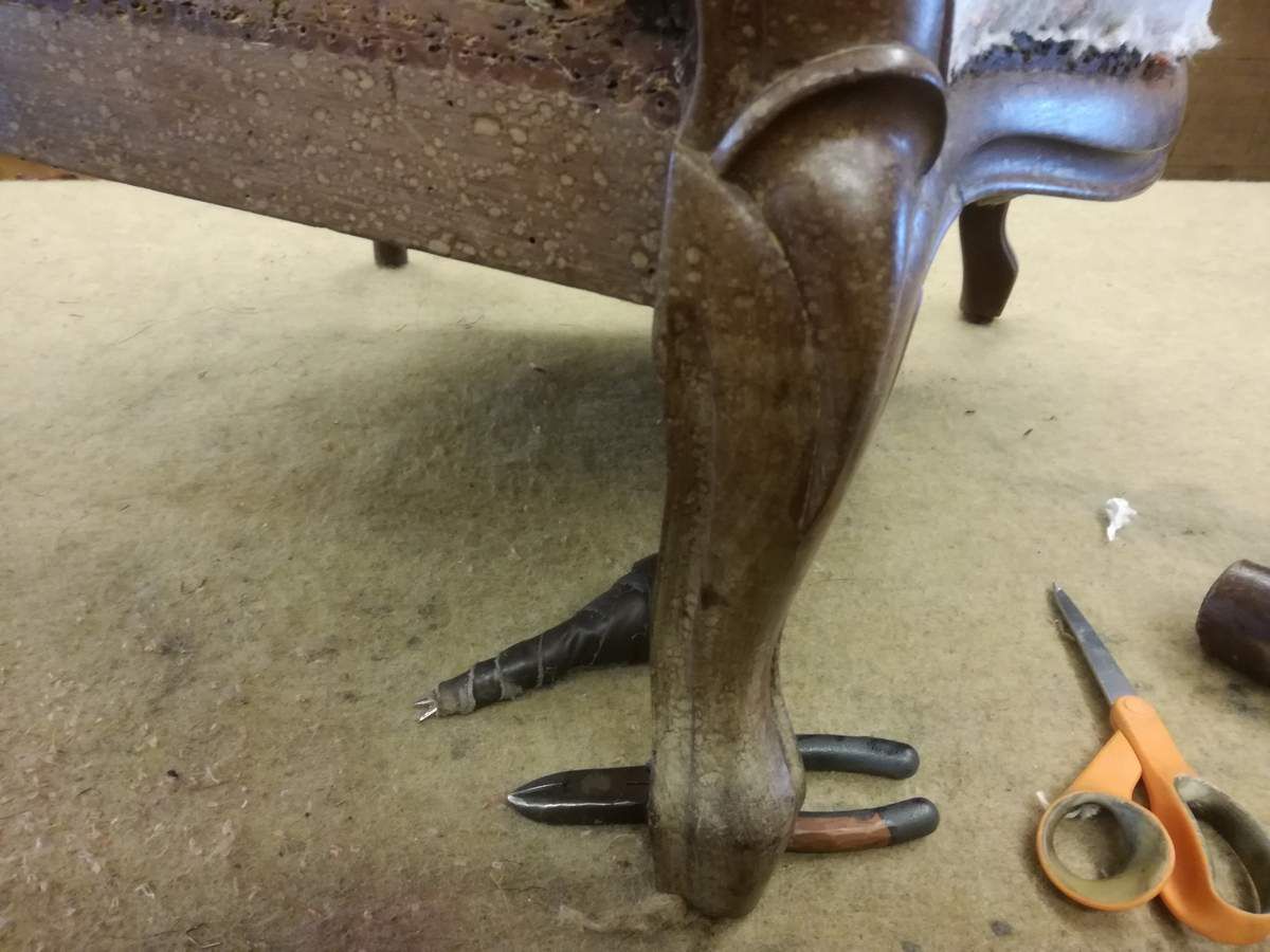 Restauration fauteuil Pompadour atelier hafner Tonnay-charente