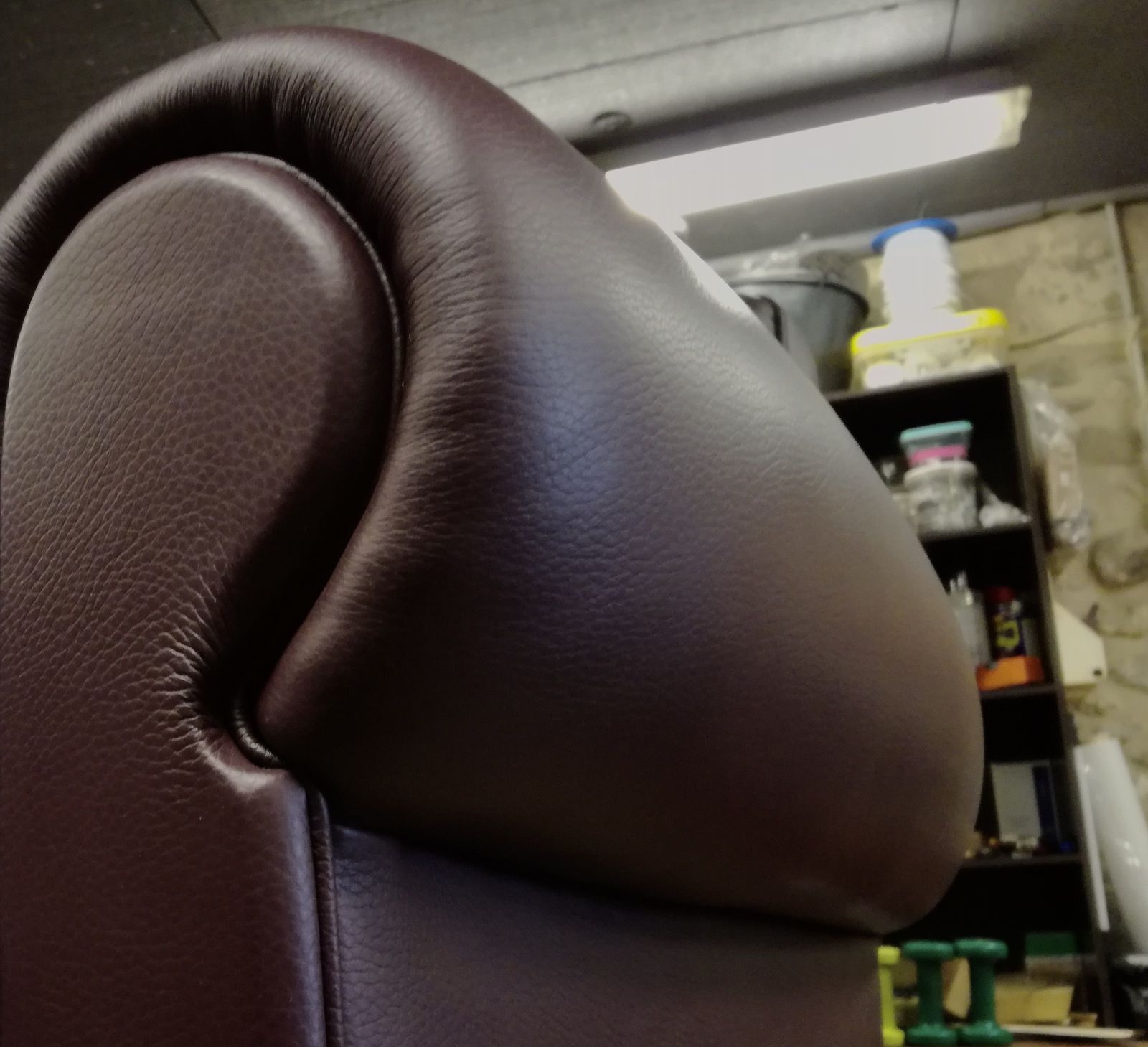 Spécialiste restauration fauteuil club cuir
