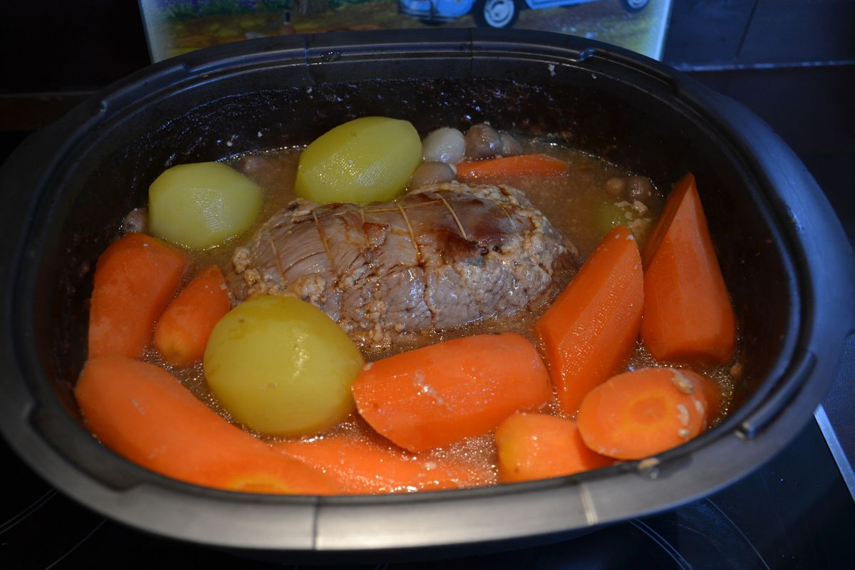 Rôti de veau à la bière avec ses carottes, et pommes de terre 6💚💙💜 -  KANISETTE