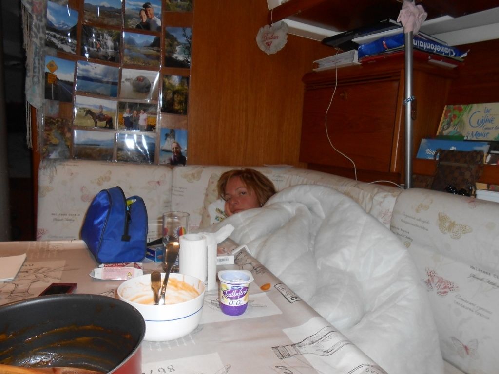 La fièvre du carénage... Et le petit bateau de Cyril, notre voisin