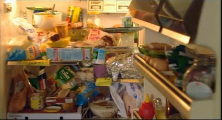 Le frigo de la coloc' où vit le personnage principal du film "L'auberge Espagnole" de Cédric Klapish