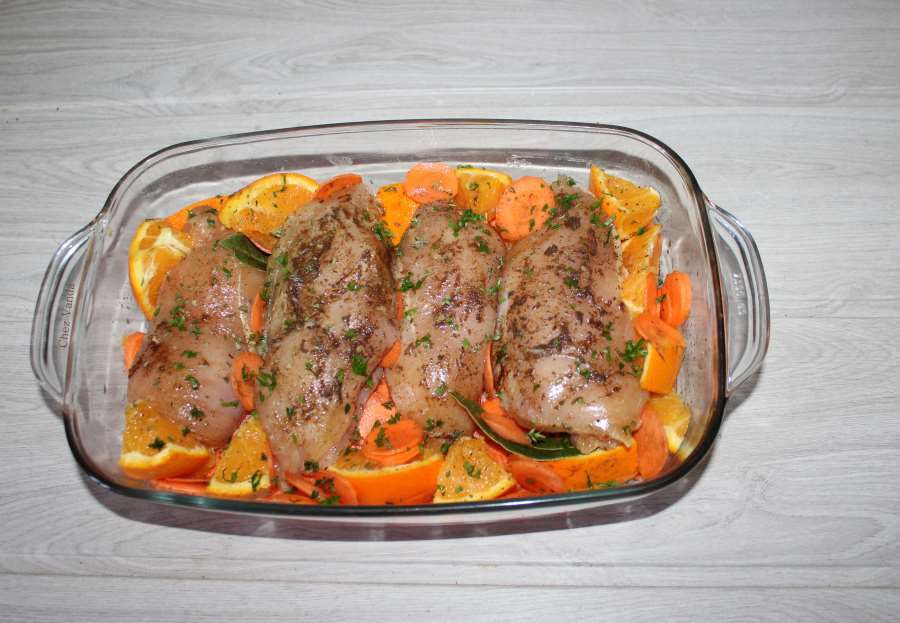 Blancs de poulet aux carottes et aux oranges à l'omnicuiseur