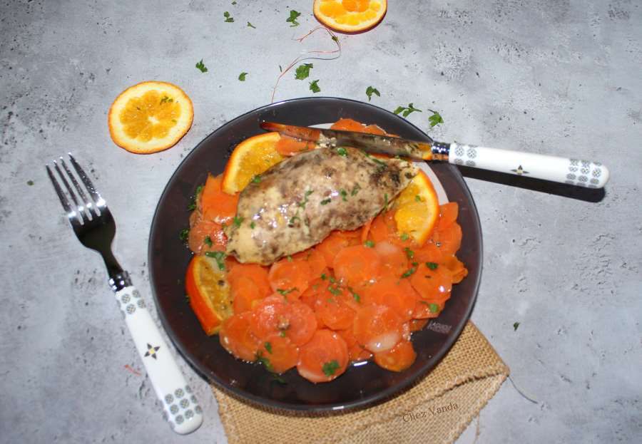 Blancs de poulet aux carottes et aux oranges à l'omnicuiseur