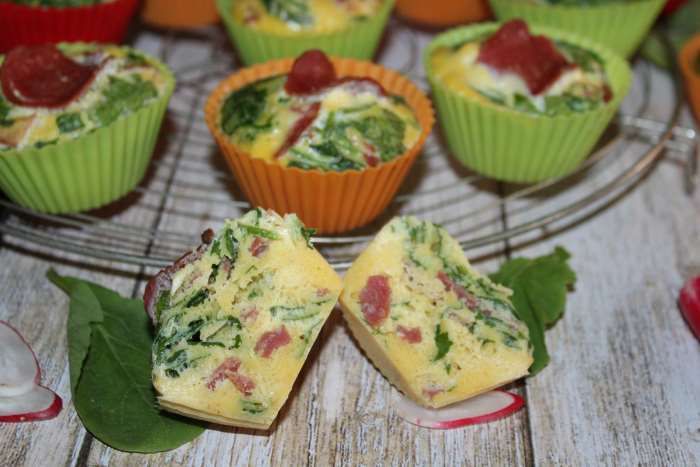 Muffins de fanes au jambon séché 