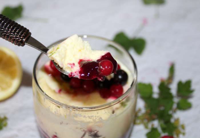 Mousse de citron sur un coulis de fruits rouges recette ww 